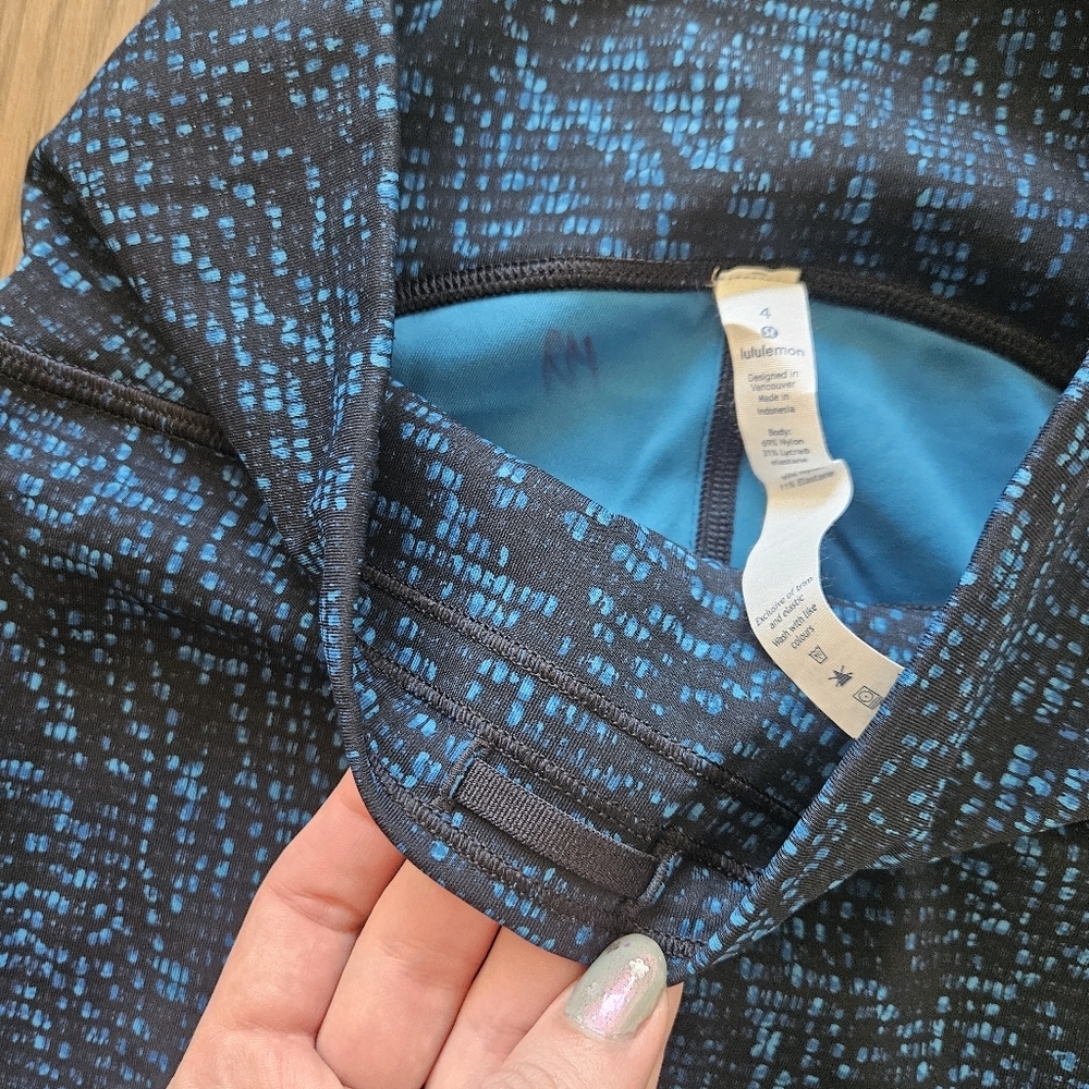 Lululemon Train Times Crop (17") Pulse Capri Black Size 4 - Picture 7 of 10